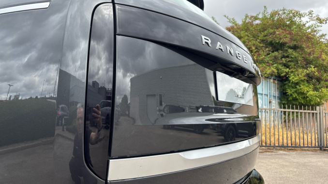 Land Rover Range Rover 3.0 P460e Autobiography 4dr Auto Estate - Image 19